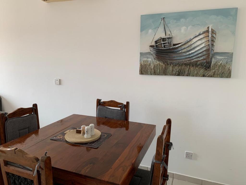 Paphos Comfortable 2 Bedroom Apartment In Popular Limnaria Gardens מראה חיצוני תמונה