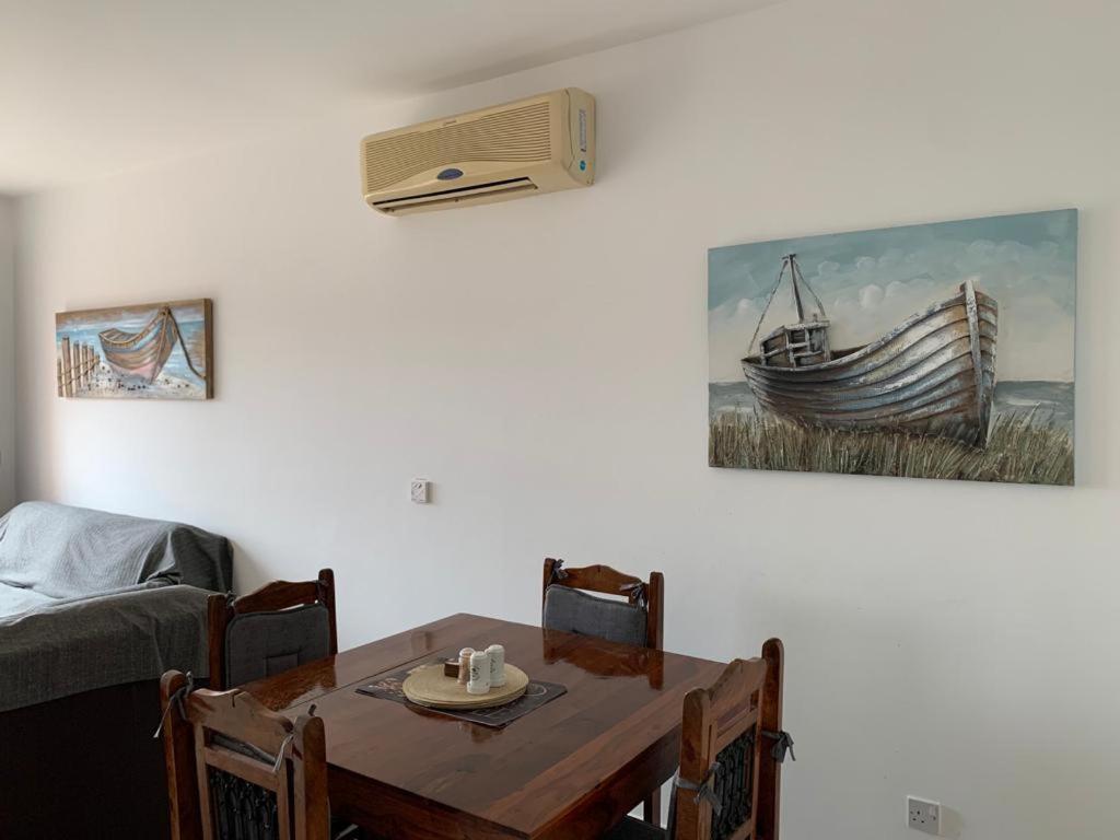 Paphos Comfortable 2 Bedroom Apartment In Popular Limnaria Gardens מראה חיצוני תמונה